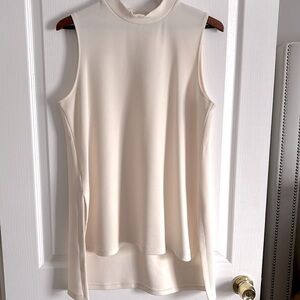 EUC beautiful Alfani flowy sleeveless Blouse. Perfect condition.